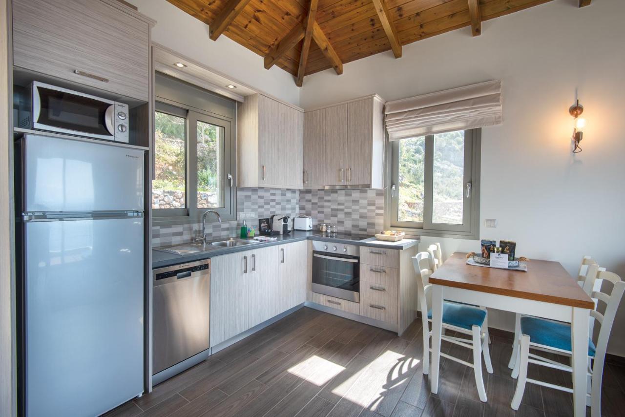 Bay View GuestHouses Kalamata Extérieur photo