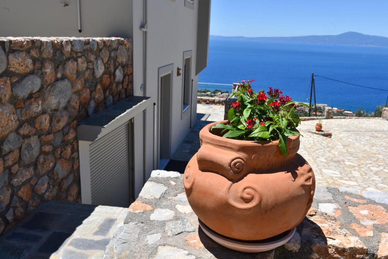 Bay View GuestHouses Kalamata Extérieur photo