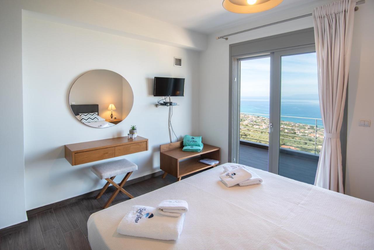 Bay View GuestHouses Kalamata Extérieur photo